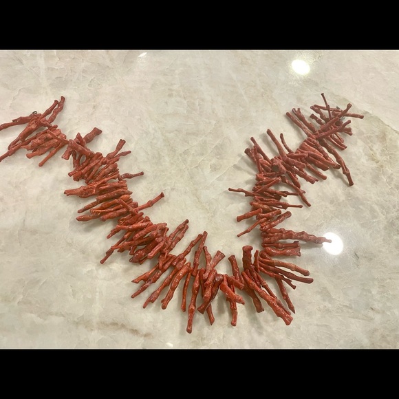 Coral twig statement necklace - Picture 16 of 16